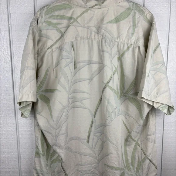 Tommy Bahama Men’s 100% Silk Light Green Leaf Button Down Shirt - Picture 6 of 6